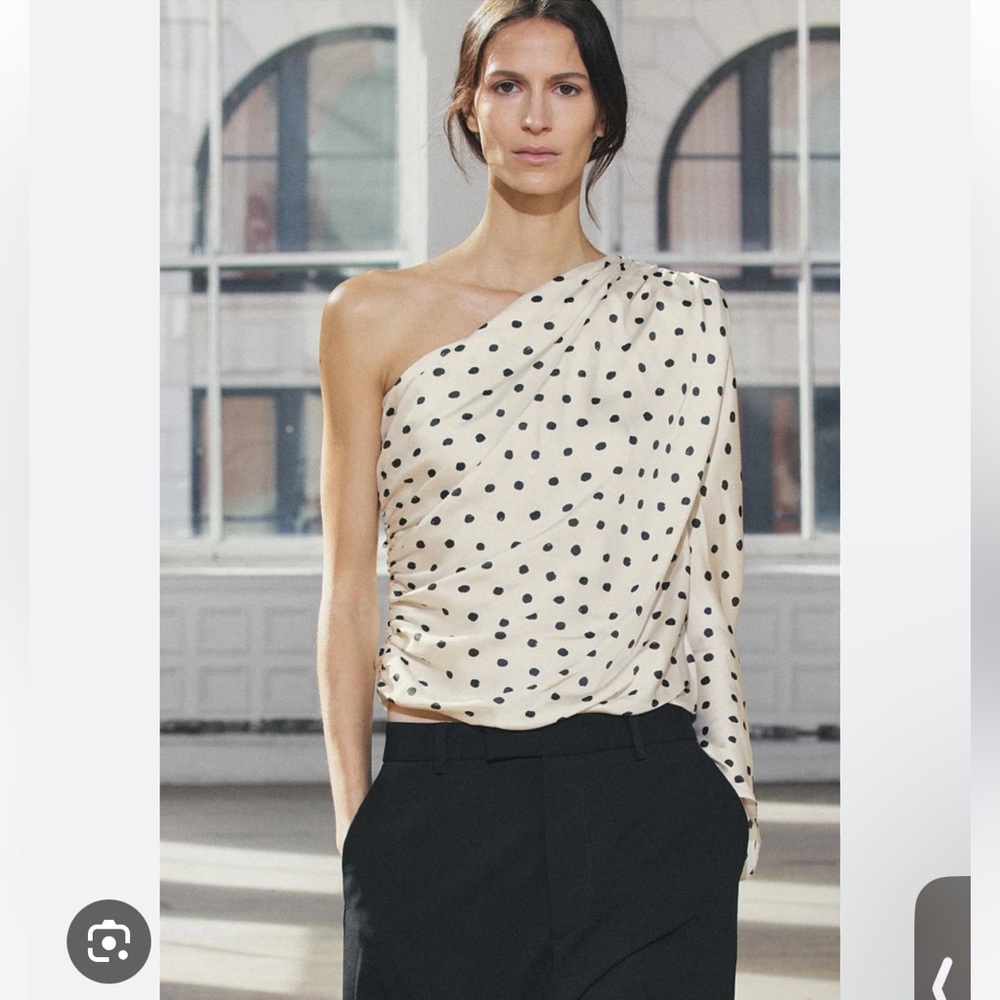 ZARA ASYMMETRIC POLKA DOT SHOULDER PAD TOP